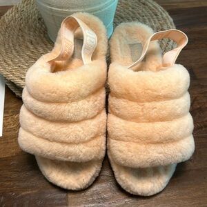 Ugg slipper.